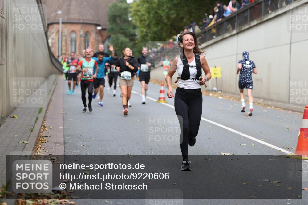 05.10.2025 - 20. swb-Marathon Bremen Michael Strokosch http://msf.ph/oto/9220606 05.10.2025 12:49:46 Laufen  meine-sportfotos.de