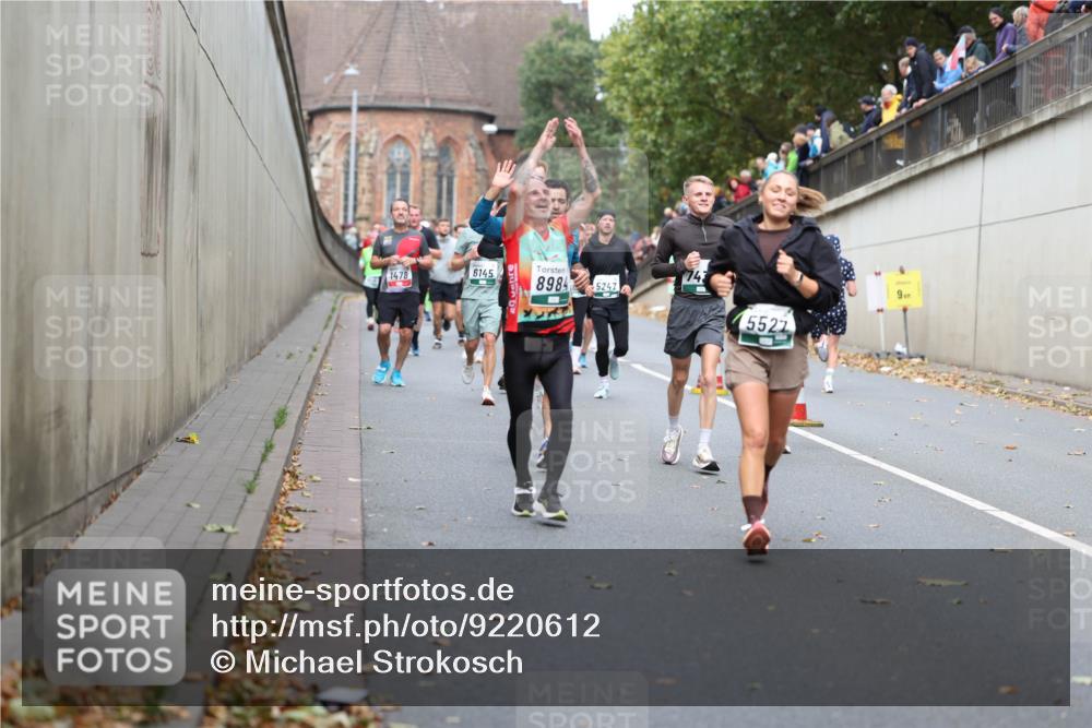 05.10.2025 - 20. swb-Marathon Bremen Michael Strokosch http://msf.ph/oto/9220612 05.10.2025 12:49:48 Laufen 6145, 1478, 898, 5247, 743, 5527 meine-sportfotos.de
