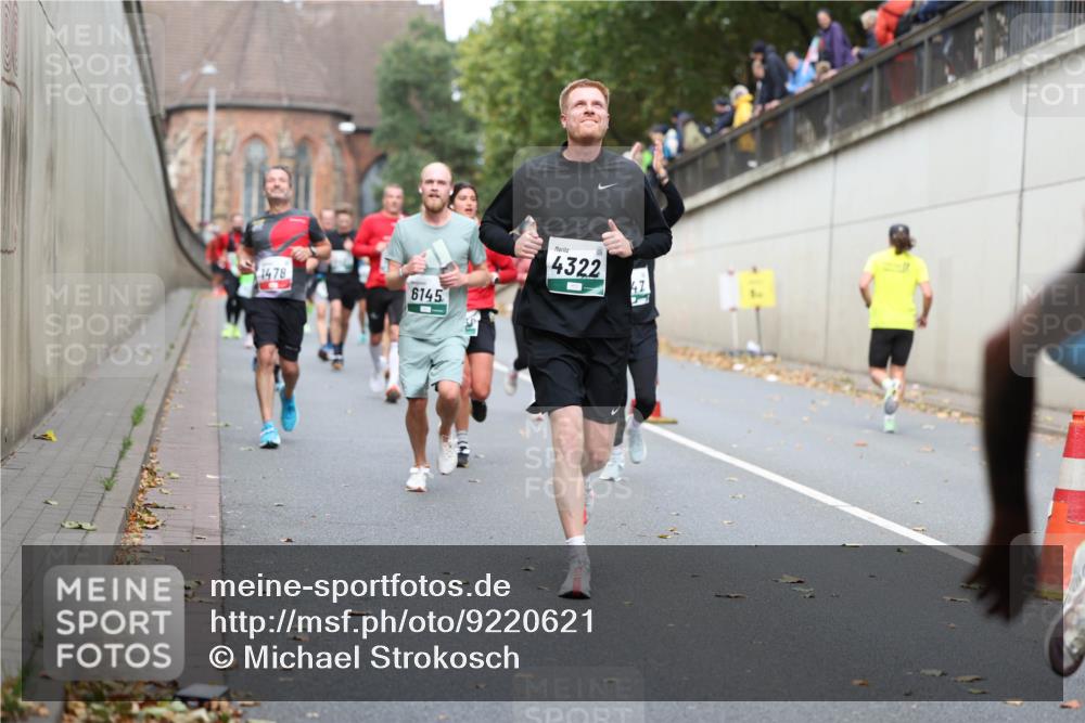 05.10.2025 - 20. swb-Marathon Bremen Michael Strokosch http://msf.ph/oto/9220621 05.10.2025 12:49:51 Laufen 1478, 6145, 4322, 42 meine-sportfotos.de