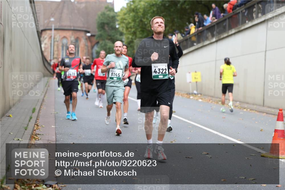 05.10.2025 - 20. swb-Marathon Bremen Michael Strokosch http://msf.ph/oto/9220623 05.10.2025 12:49:51 Laufen 1478, 6145, 4322 meine-sportfotos.de