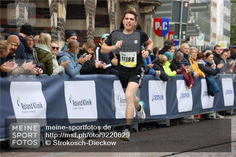 05.10.2025 - 20. swb-Marathon Bremen Strokosch-Dieckow http://msf.ph/oto/9220629 05.10.2025 10:36:08 Ziel 11188 meine-sportfotos.de