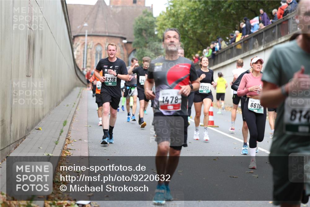 05.10.2025 - 20. swb-Marathon Bremen Michael Strokosch http://msf.ph/oto/9220632 05.10.2025 12:49:54 Laufen 47, 5236, 64, 1478, 5652, 86, 10, 814 meine-sportfotos.de
