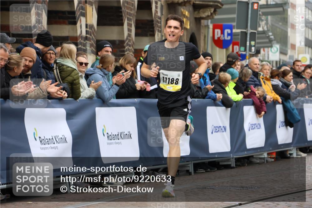 05.10.2025 - 20. swb-Marathon Bremen Strokosch-Dieckow http://msf.ph/oto/9220633 05.10.2025 10:36:08 Ziel 11188 meine-sportfotos.de