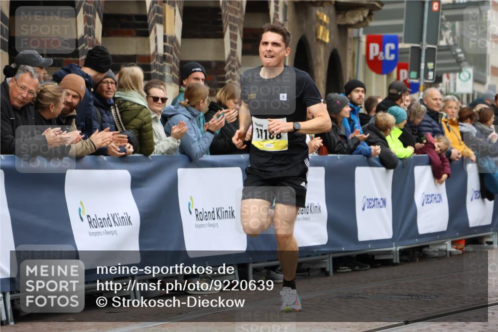 05.10.2025 - 20. swb-Marathon Bremen Strokosch-Dieckow http://msf.ph/oto/9220639 05.10.2025 10:36:08 Ziel 11188 meine-sportfotos.de