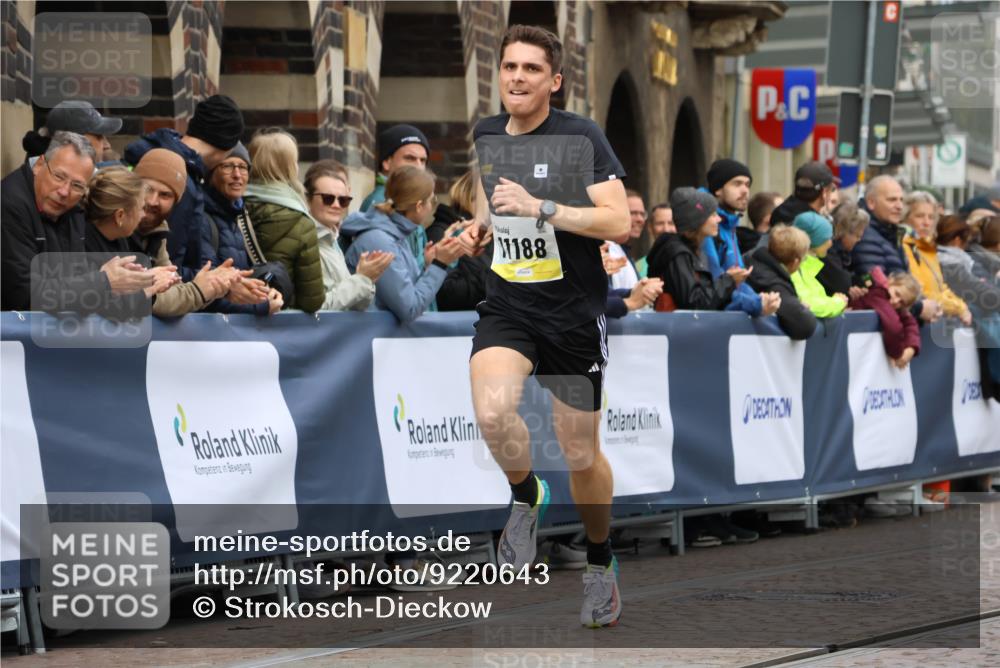 05.10.2025 - 20. swb-Marathon Bremen Strokosch-Dieckow http://msf.ph/oto/9220643 05.10.2025 10:36:08 Ziel 11188 meine-sportfotos.de
