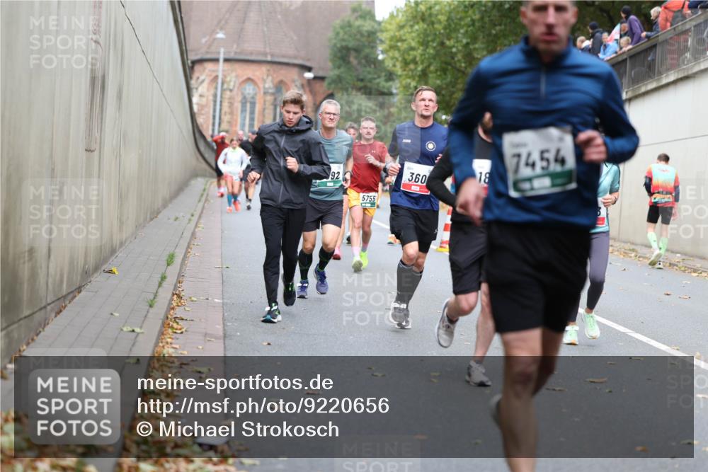 05.10.2025 - 20. swb-Marathon Bremen Michael Strokosch http://msf.ph/oto/9220656 05.10.2025 12:50:05 Laufen 92, 5755, 360, 7454, 18 meine-sportfotos.de