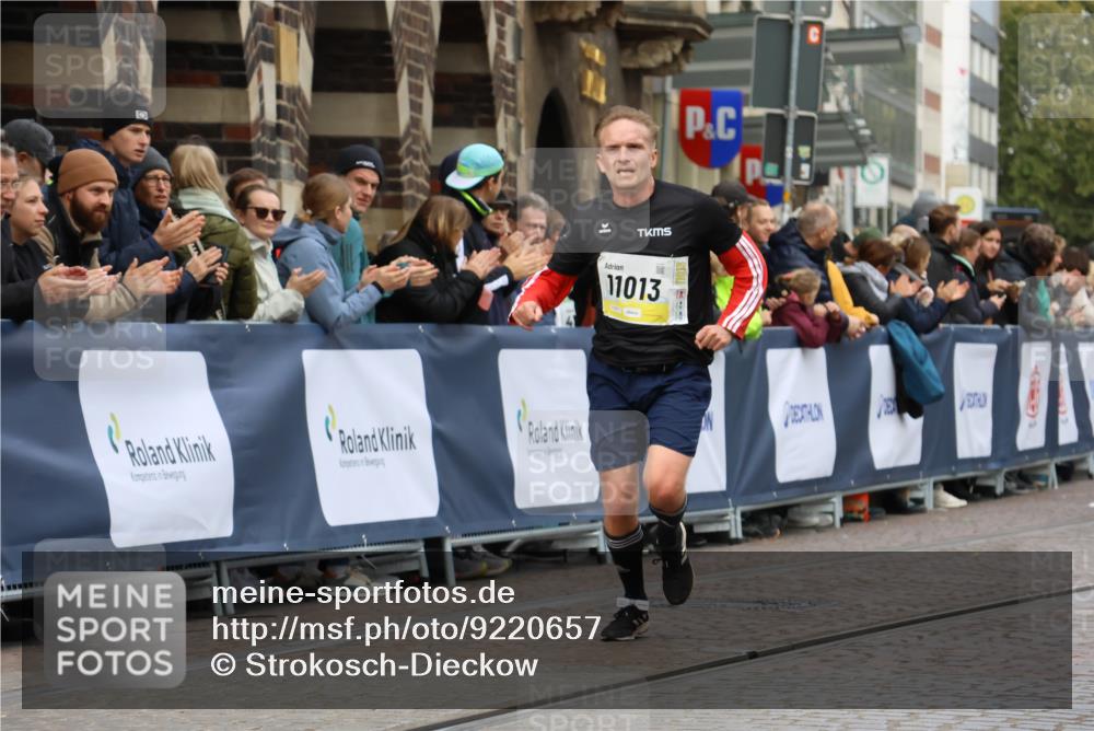 05.10.2025 - 20. swb-Marathon Bremen Strokosch-Dieckow http://msf.ph/oto/9220657 05.10.2025 10:36:22 Ziel 11013, 11185, 11687 meine-sportfotos.de