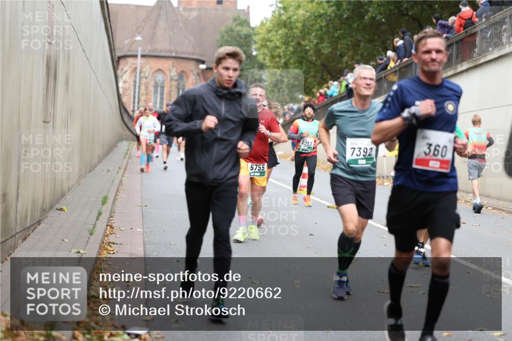 05.10.2025 - 20. swb-Marathon Bremen Michael Strokosch http://msf.ph/oto/9220662 05.10.2025 12:50:07 Laufen 5755, 2352, 7392, 360 meine-sportfotos.de