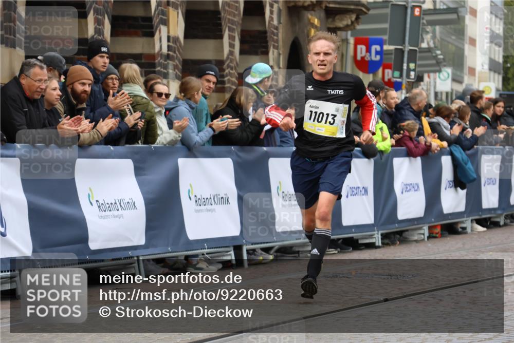 05.10.2025 - 20. swb-Marathon Bremen Strokosch-Dieckow http://msf.ph/oto/9220663 05.10.2025 10:36:22 Ziel 11013, 11185, 11687 meine-sportfotos.de