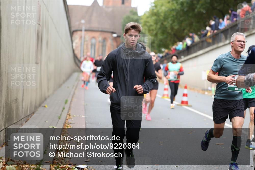 05.10.2025 - 20. swb-Marathon Bremen Michael Strokosch http://msf.ph/oto/9220664 05.10.2025 12:50:07 Laufen  meine-sportfotos.de