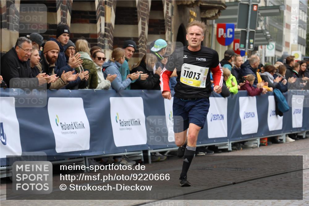 05.10.2025 - 20. swb-Marathon Bremen Strokosch-Dieckow http://msf.ph/oto/9220666 05.10.2025 10:36:22 Ziel 11013, 11185, 11687 meine-sportfotos.de