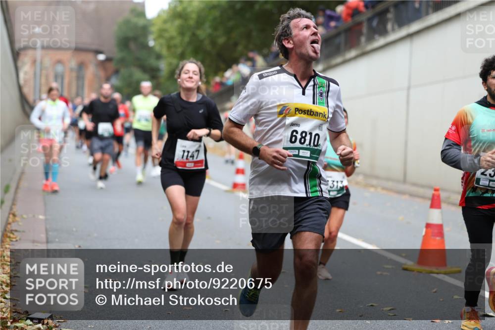 05.10.2025 - 20. swb-Marathon Bremen Michael Strokosch http://msf.ph/oto/9220675 05.10.2025 12:50:11 Laufen 1147, 6810, 20, 313, 23 meine-sportfotos.de
