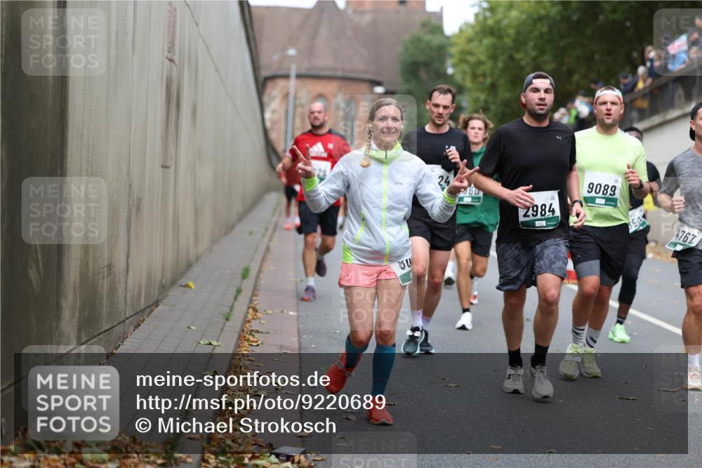 05.10.2025 - 20. swb-Marathon Bremen Michael Strokosch http://msf.ph/oto/9220689 05.10.2025 12:50:15 Laufen 2984, 9089, 4767 meine-sportfotos.de
