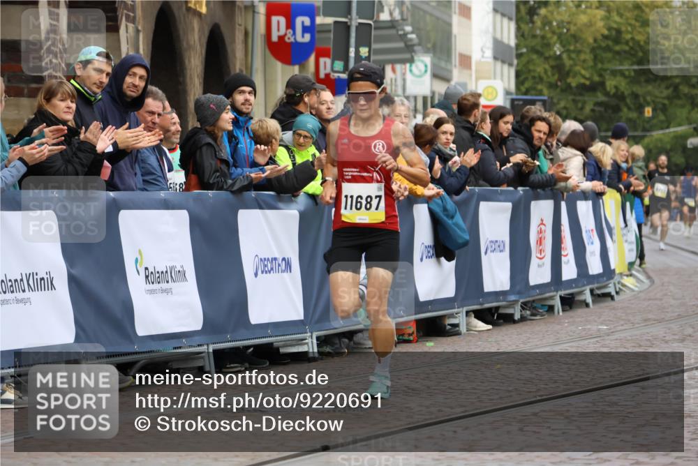 05.10.2025 - 20. swb-Marathon Bremen Strokosch-Dieckow http://msf.ph/oto/9220691 05.10.2025 10:36:29 Ziel 9527, 11185, 11687 meine-sportfotos.de