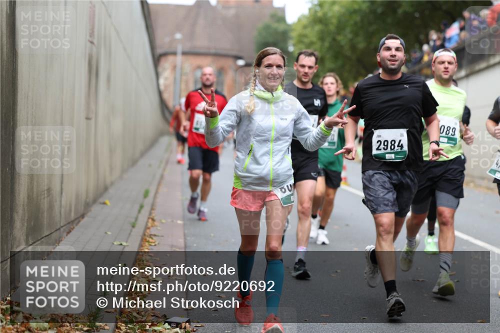 05.10.2025 - 20. swb-Marathon Bremen Michael Strokosch http://msf.ph/oto/9220692 05.10.2025 12:50:15 Laufen 2984, 089 meine-sportfotos.de