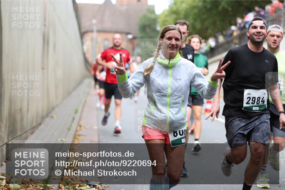 05.10.2025 - 20. swb-Marathon Bremen Michael Strokosch http://msf.ph/oto/9220694 05.10.2025 12:50:16 Laufen 2984 meine-sportfotos.de