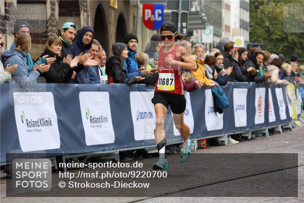 05.10.2025 - 20. swb-Marathon Bremen Strokosch-Dieckow http://msf.ph/oto/9220700 05.10.2025 10:36:29 Ziel 9527, 11185, 11687 meine-sportfotos.de