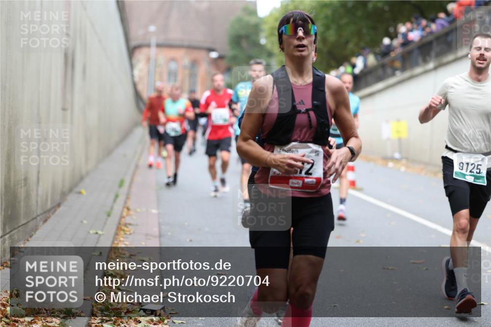 05.10.2025 - 20. swb-Marathon Bremen Michael Strokosch http://msf.ph/oto/9220704 05.10.2025 12:50:21 Laufen 9125 meine-sportfotos.de