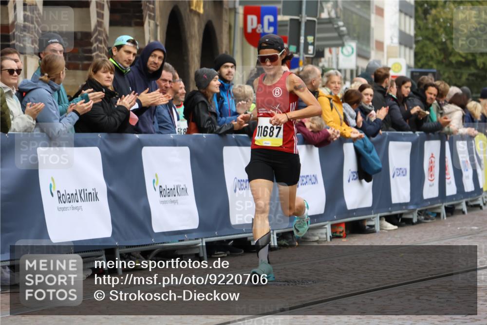 05.10.2025 - 20. swb-Marathon Bremen Strokosch-Dieckow http://msf.ph/oto/9220706 05.10.2025 10:36:29 Ziel 9527, 11185, 11687 meine-sportfotos.de