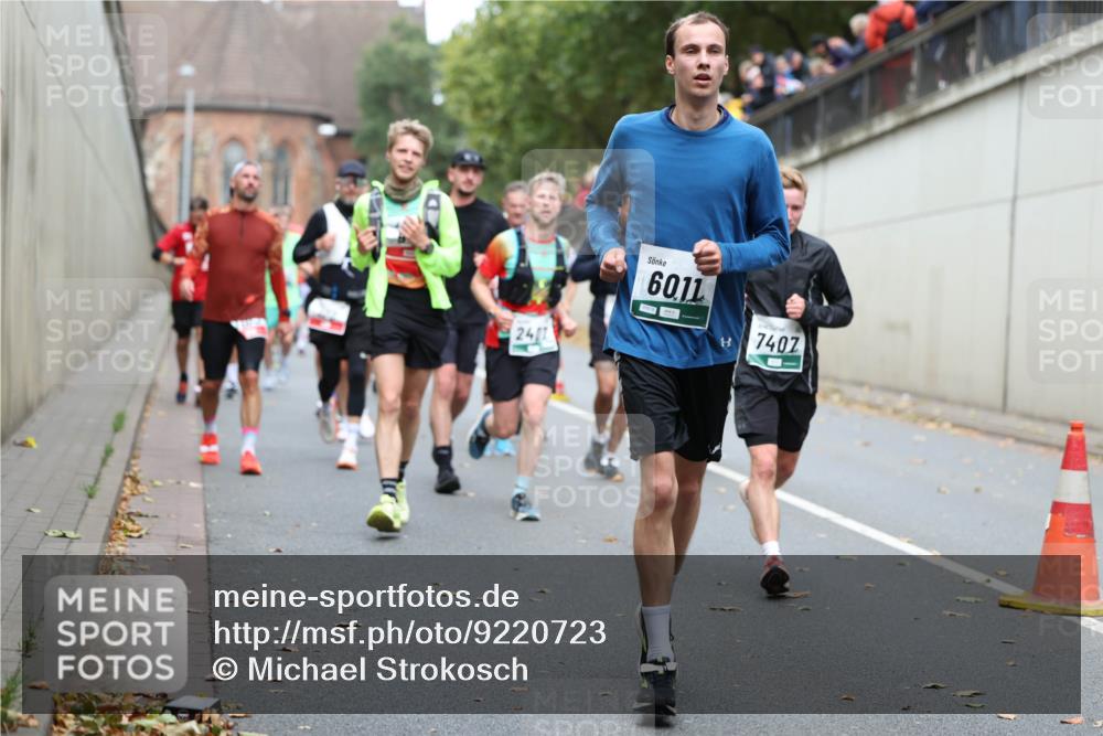 05.10.2025 - 20. swb-Marathon Bremen Michael Strokosch http://msf.ph/oto/9220723 05.10.2025 12:50:27 Laufen 1, 2411, 6011, 7407 meine-sportfotos.de