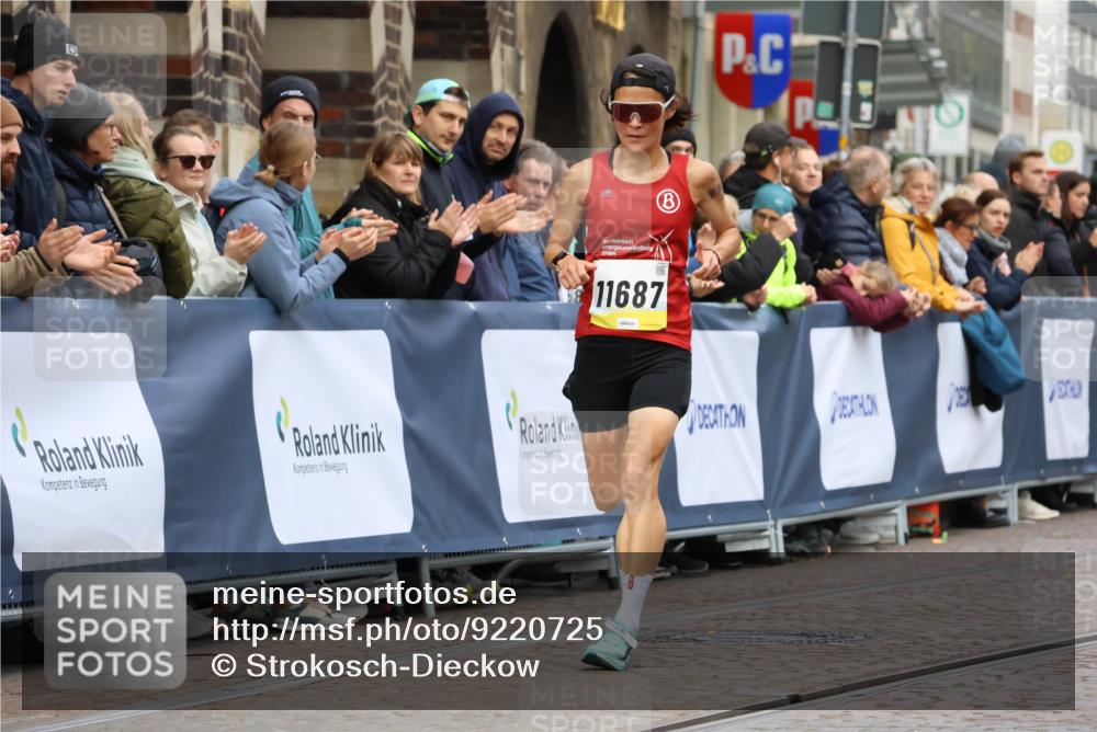05.10.2025 - 20. swb-Marathon Bremen Strokosch-Dieckow http://msf.ph/oto/9220725 05.10.2025 10:36:30 Ziel 9527, 11687 meine-sportfotos.de