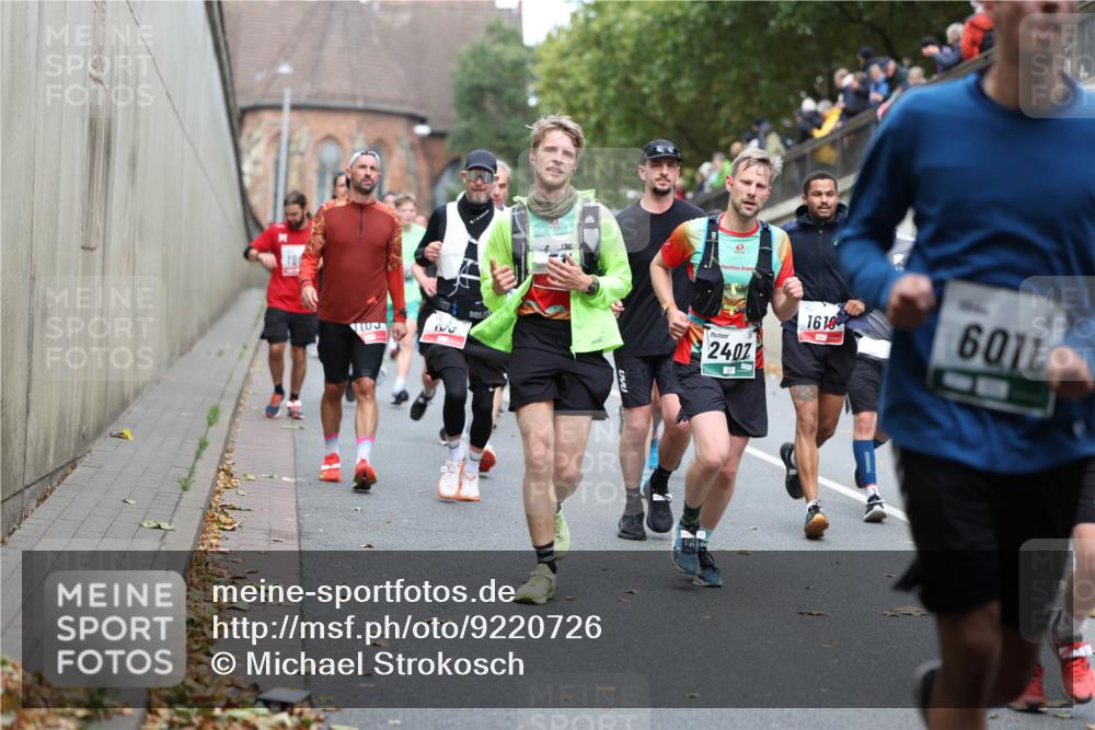 05.10.2025 - 20. swb-Marathon Bremen Michael Strokosch http://msf.ph/oto/9220726 05.10.2025 12:50:28 Laufen 190, 2407, 1610, 6011 meine-sportfotos.de