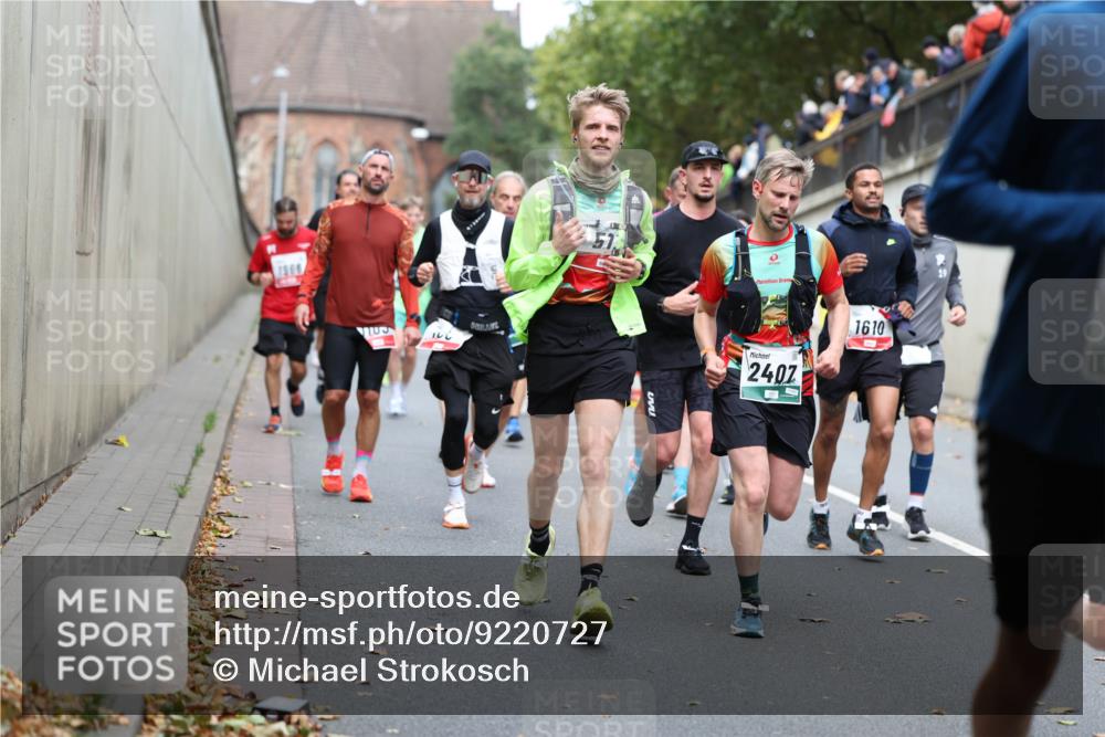 05.10.2025 - 20. swb-Marathon Bremen Michael Strokosch http://msf.ph/oto/9220727 05.10.2025 12:50:29 Laufen 1966, 132, 2407, 1610 meine-sportfotos.de