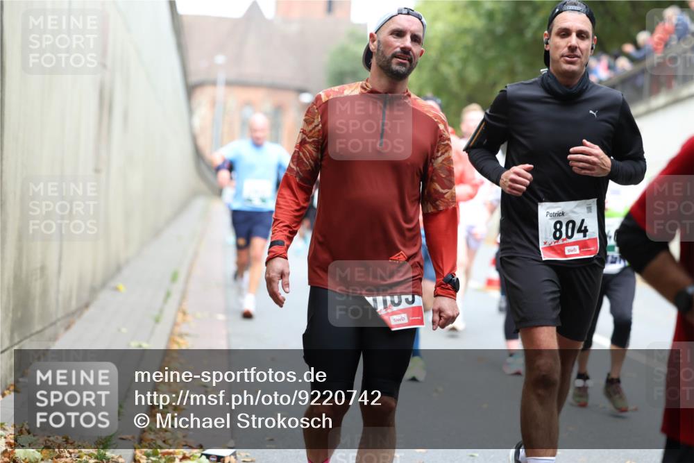 05.10.2025 - 20. swb-Marathon Bremen Michael Strokosch http://msf.ph/oto/9220742 05.10.2025 12:50:34 Laufen 804 meine-sportfotos.de