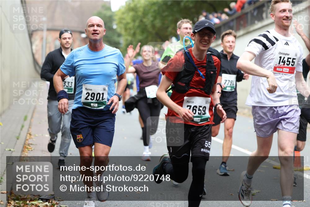 05.10.2025 - 20. swb-Marathon Bremen Michael Strokosch http://msf.ph/oto/9220748 05.10.2025 12:50:37 Laufen 333, 2901, 7659, 55, 778, 1455, 00330 meine-sportfotos.de