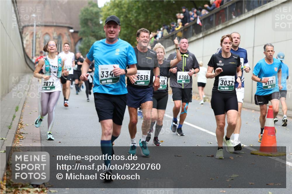 05.10.2025 - 20. swb-Marathon Bremen Michael Strokosch http://msf.ph/oto/9220760 05.10.2025 12:50:40 Laufen 7877, 6, 334, 65, 19, 19, 8369, 3032, 117 meine-sportfotos.de
