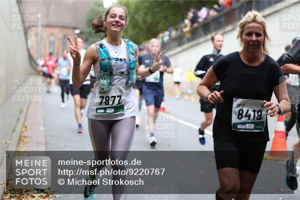 05.10.2025 - 20. swb-Marathon Bremen Michael Strokosch http://msf.ph/oto/9220767 05.10.2025 12:50:42 Laufen 7877, 07103, 8419 meine-sportfotos.de