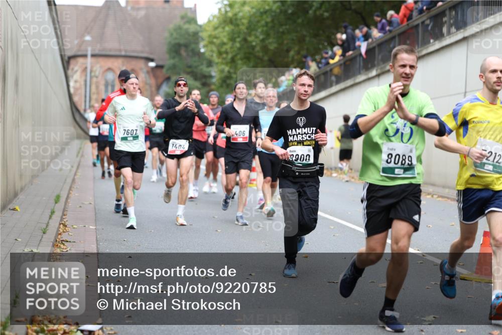 05.10.2025 - 20. swb-Marathon Bremen Michael Strokosch http://msf.ph/oto/9220785 05.10.2025 12:50:49 Laufen 7607, 1404, 406, 100, 8900, 8089, 2, 12 meine-sportfotos.de
