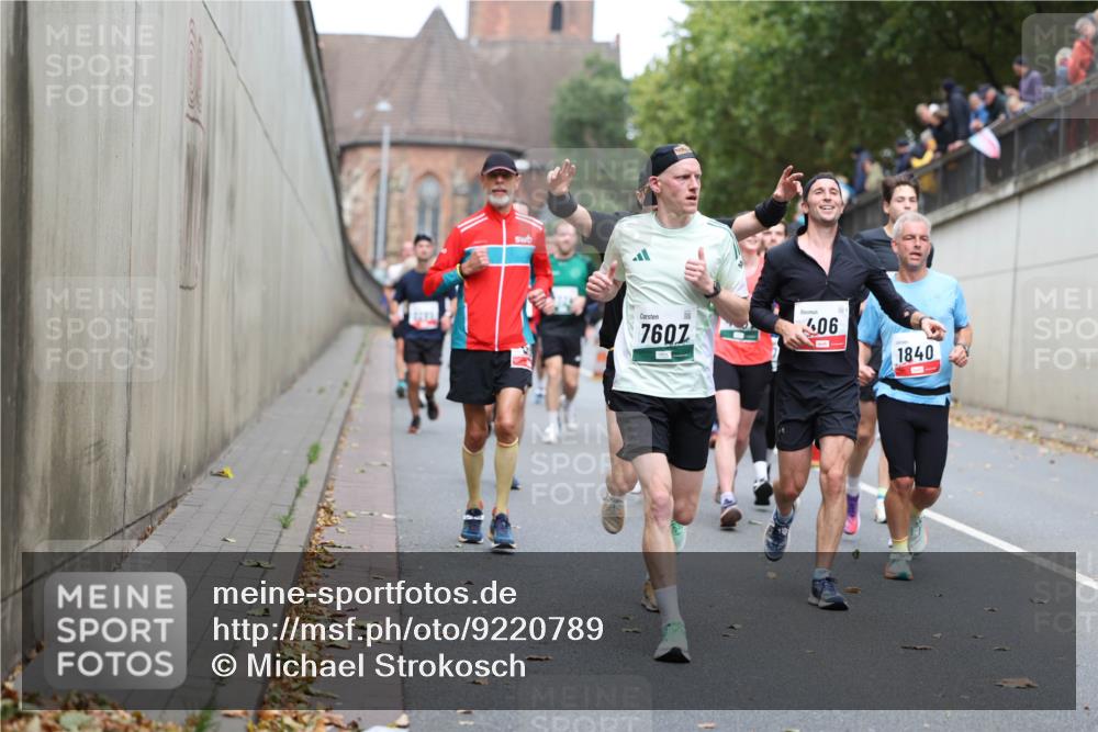 05.10.2025 - 20. swb-Marathon Bremen Michael Strokosch http://msf.ph/oto/9220789 05.10.2025 12:50:50 Laufen 7607, 06, 1840 meine-sportfotos.de