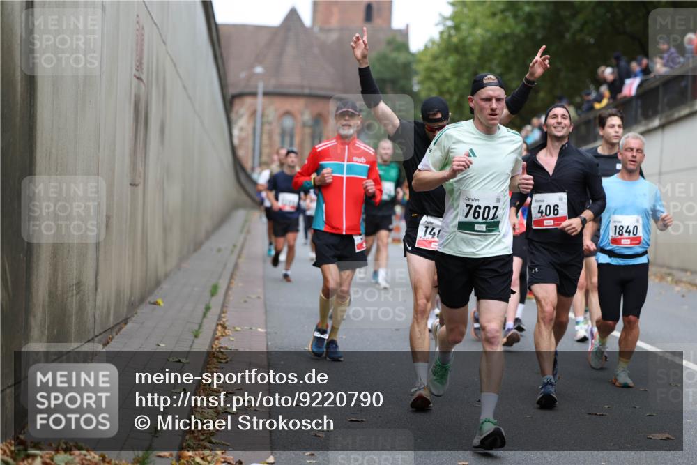 05.10.2025 - 20. swb-Marathon Bremen Michael Strokosch http://msf.ph/oto/9220790 05.10.2025 12:50:50 Laufen 140, 7607, 406, 1840 meine-sportfotos.de