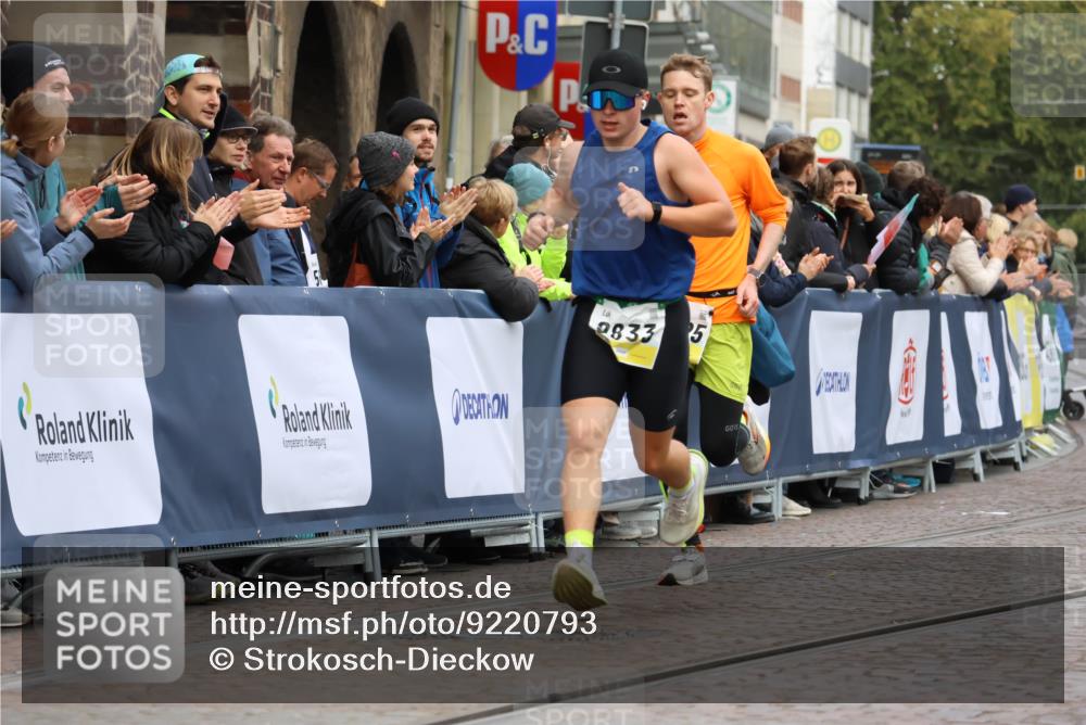 05.10.2025 - 20. swb-Marathon Bremen Strokosch-Dieckow http://msf.ph/oto/9220793 05.10.2025 10:36:48 Ziel 9429, 9833, 10425 meine-sportfotos.de