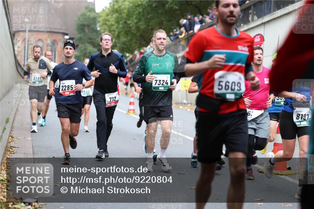 05.10.2025 - 20. swb-Marathon Bremen Michael Strokosch http://msf.ph/oto/9220804 05.10.2025 12:50:55 Laufen 8281, 2285, 5446, 7324, 12, 5609, 61, 50, 8192 meine-sportfotos.de