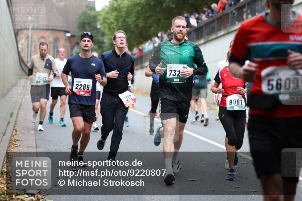 05.10.2025 - 20. swb-Marathon Bremen Michael Strokosch http://msf.ph/oto/9220807 05.10.2025 12:50:55 Laufen 8281, 2285, 712, 732, 8961, 5609 meine-sportfotos.de