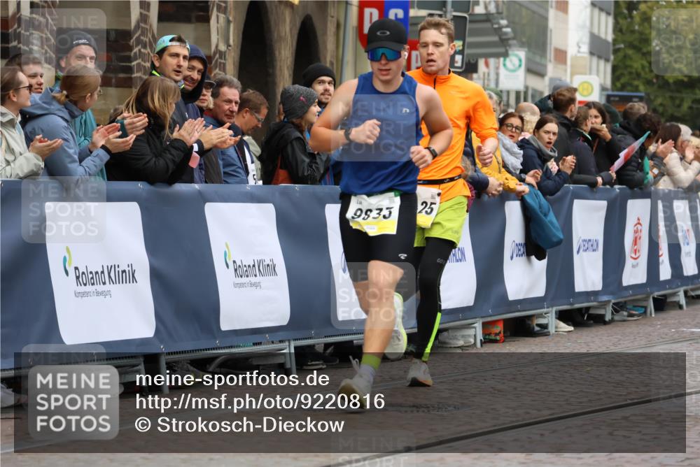 05.10.2025 - 20. swb-Marathon Bremen Strokosch-Dieckow http://msf.ph/oto/9220816 05.10.2025 10:36:48 Ziel 9429, 9833, 10425 meine-sportfotos.de