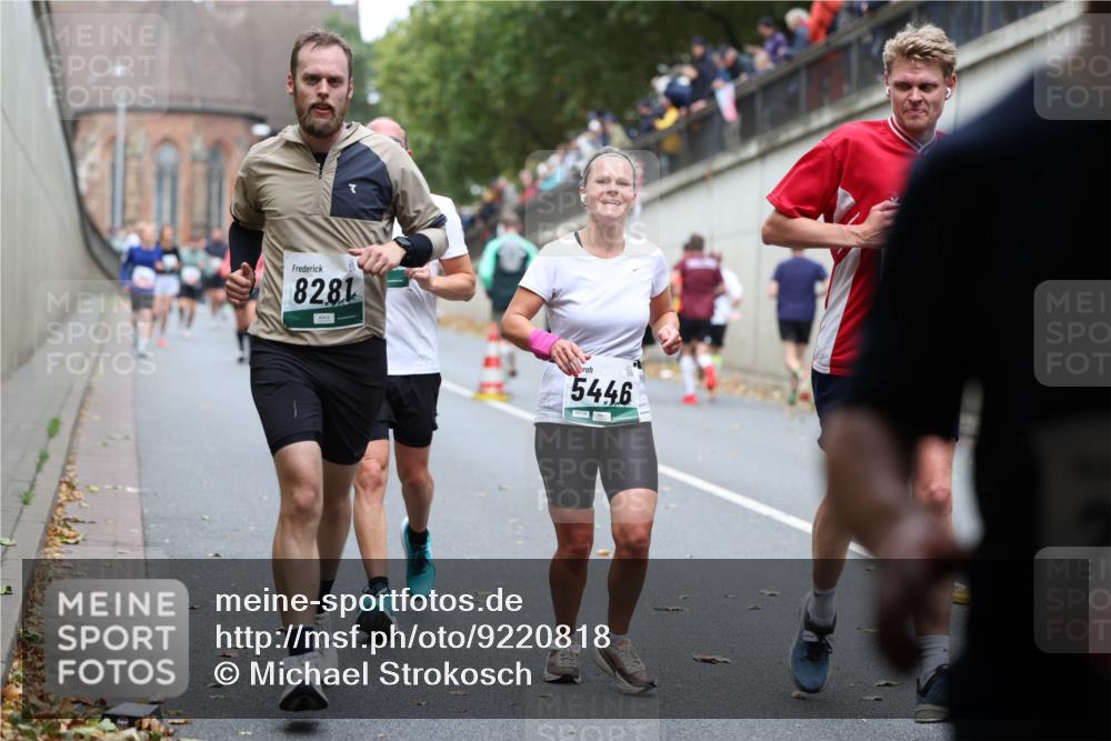 05.10.2025 - 20. swb-Marathon Bremen Michael Strokosch http://msf.ph/oto/9220818 05.10.2025 12:50:58 Laufen 8281, 5446 meine-sportfotos.de