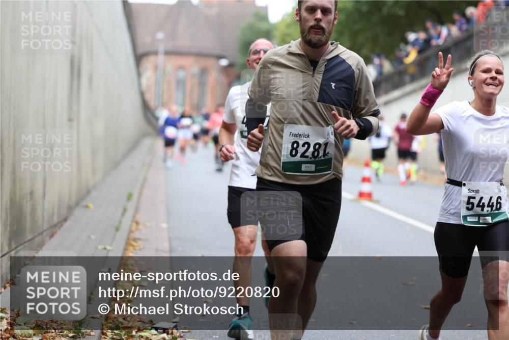 05.10.2025 - 20. swb-Marathon Bremen Michael Strokosch http://msf.ph/oto/9220820 05.10.2025 12:50:58 Laufen 8281, 5446, 09729 meine-sportfotos.de