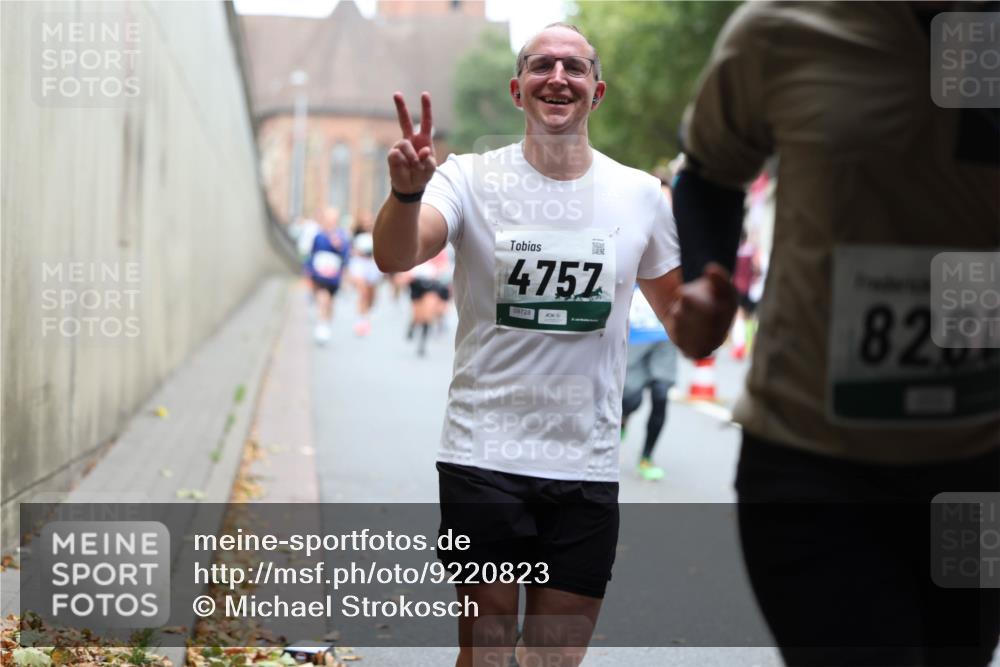 05.10.2025 - 20. swb-Marathon Bremen Michael Strokosch http://msf.ph/oto/9220823 05.10.2025 12:50:59 Laufen 4757, 09728, 8281 meine-sportfotos.de