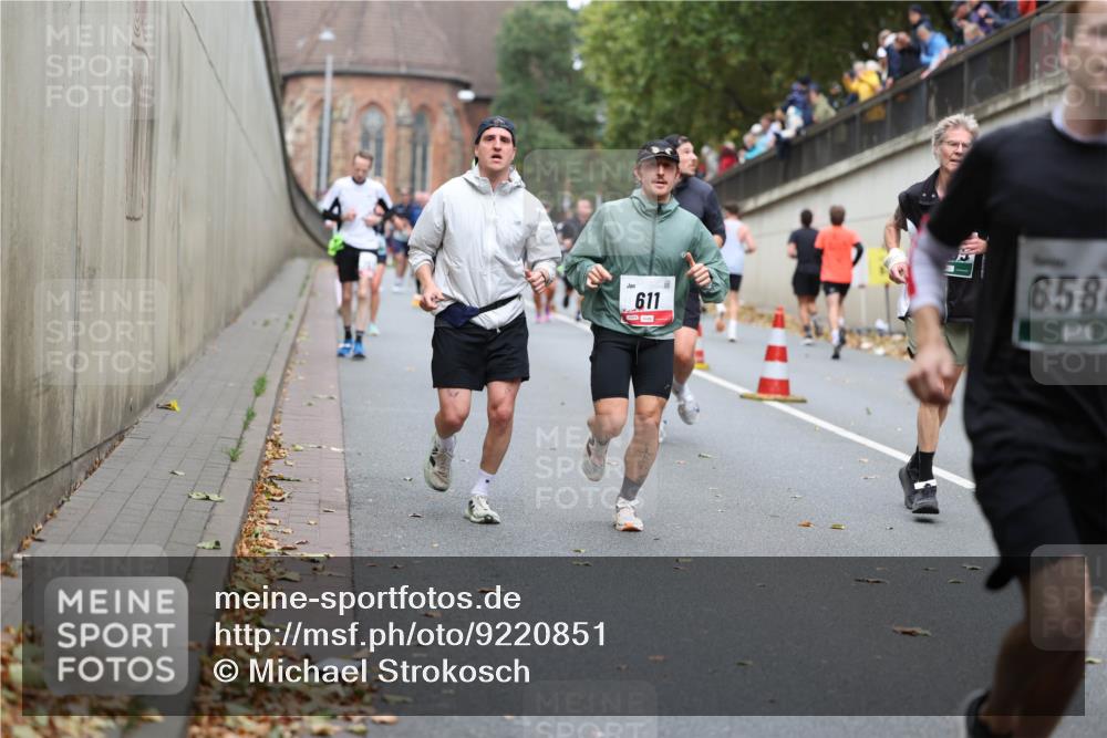 05.10.2025 - 20. swb-Marathon Bremen Michael Strokosch http://msf.ph/oto/9220851 05.10.2025 12:51:09 Laufen 0, 611, 658 meine-sportfotos.de