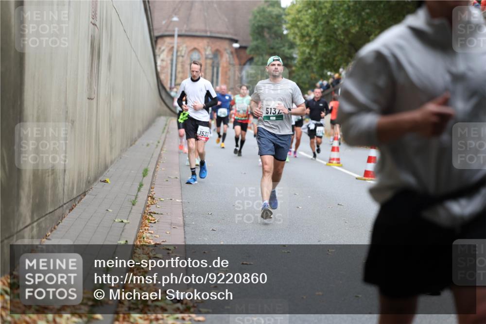 05.10.2025 - 20. swb-Marathon Bremen Michael Strokosch http://msf.ph/oto/9220860 05.10.2025 12:51:12 Laufen 1533, 513 meine-sportfotos.de