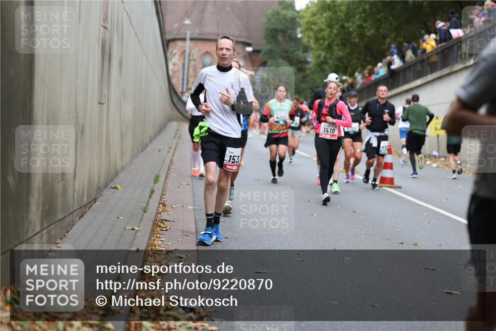 05.10.2025 - 20. swb-Marathon Bremen Michael Strokosch http://msf.ph/oto/9220870 05.10.2025 12:51:14 Laufen 153, 4001, 1410 meine-sportfotos.de