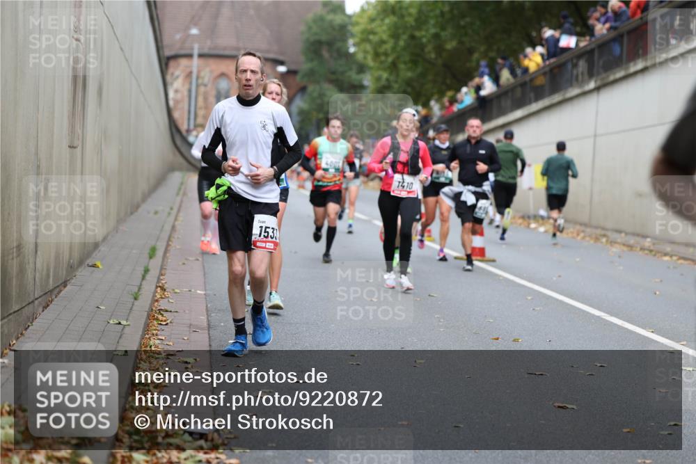 05.10.2025 - 20. swb-Marathon Bremen Michael Strokosch http://msf.ph/oto/9220872 05.10.2025 12:51:14 Laufen 1533, 1410 meine-sportfotos.de
