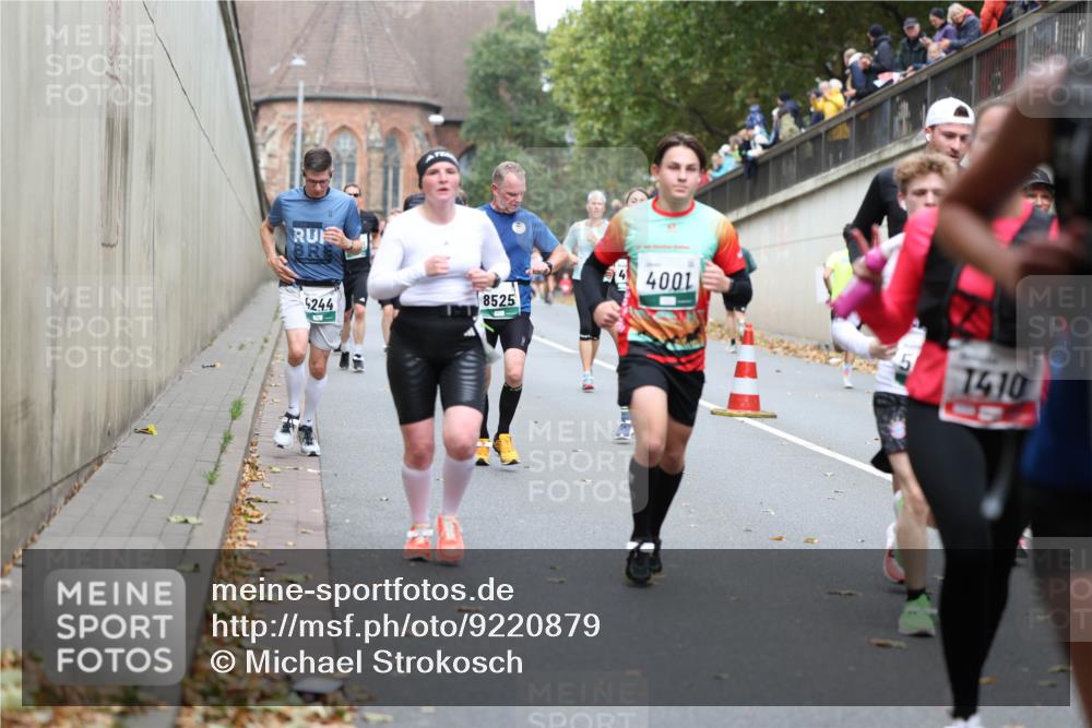 05.10.2025 - 20. swb-Marathon Bremen Michael Strokosch http://msf.ph/oto/9220879 05.10.2025 12:51:17 Laufen 244, 8525, 41, 4001, 1410 meine-sportfotos.de