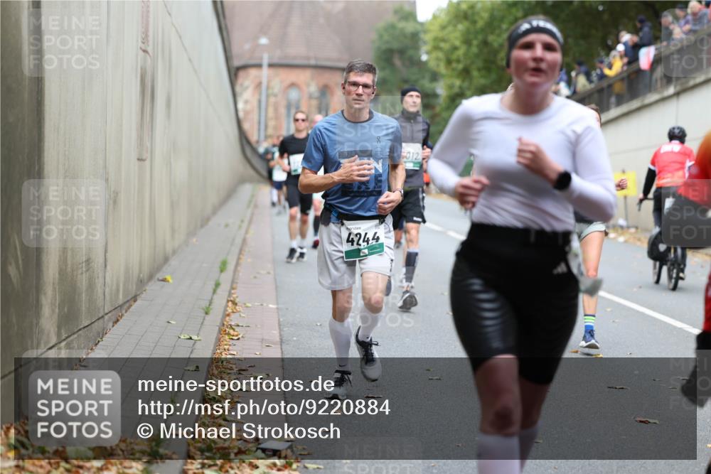 05.10.2025 - 20. swb-Marathon Bremen Michael Strokosch http://msf.ph/oto/9220884 05.10.2025 12:51:19 Laufen 2024, 50, 012, 4244 meine-sportfotos.de