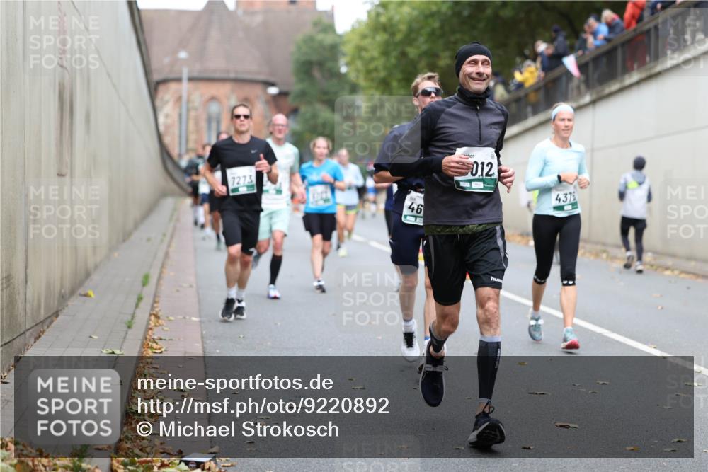 05.10.2025 - 20. swb-Marathon Bremen Michael Strokosch http://msf.ph/oto/9220892 05.10.2025 12:51:21 Laufen 7273, 119, 46, 012, 4376 meine-sportfotos.de