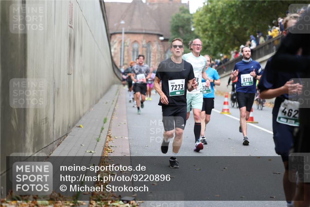 05.10.2025 - 20. swb-Marathon Bremen Michael Strokosch http://msf.ph/oto/9220896 05.10.2025 12:51:23 Laufen 1928, 7273, 39, 70, 6711, 462 meine-sportfotos.de