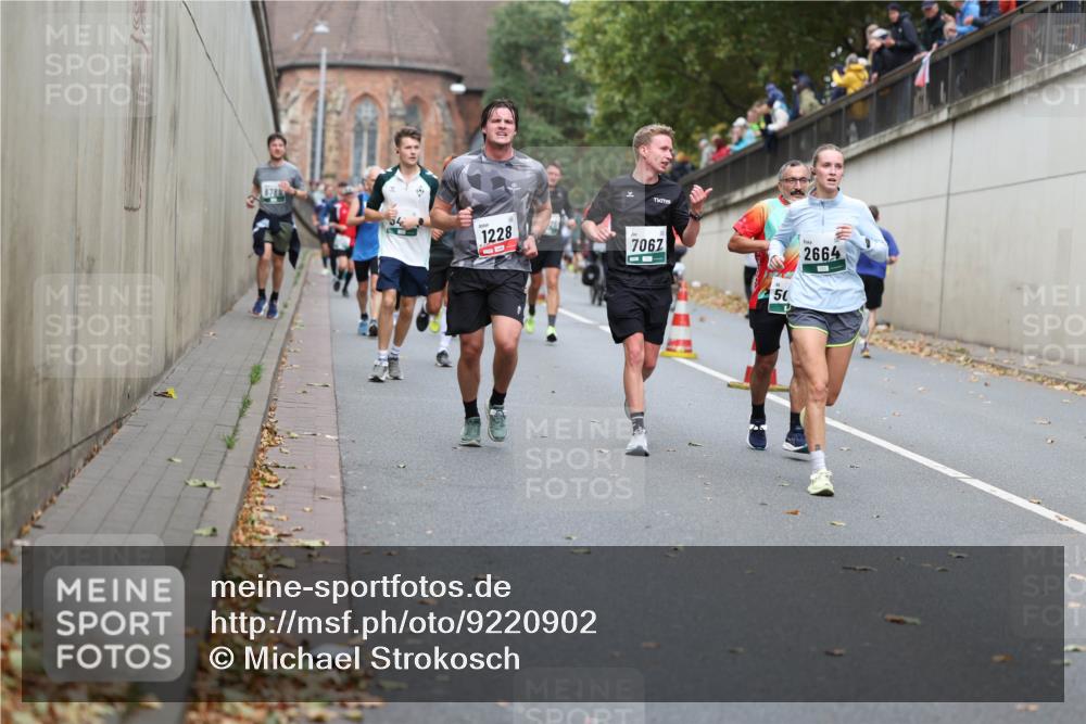 05.10.2025 - 20. swb-Marathon Bremen Michael Strokosch http://msf.ph/oto/9220902 05.10.2025 12:51:26 Laufen 6788, 1228, 7067, 50, 2664 meine-sportfotos.de